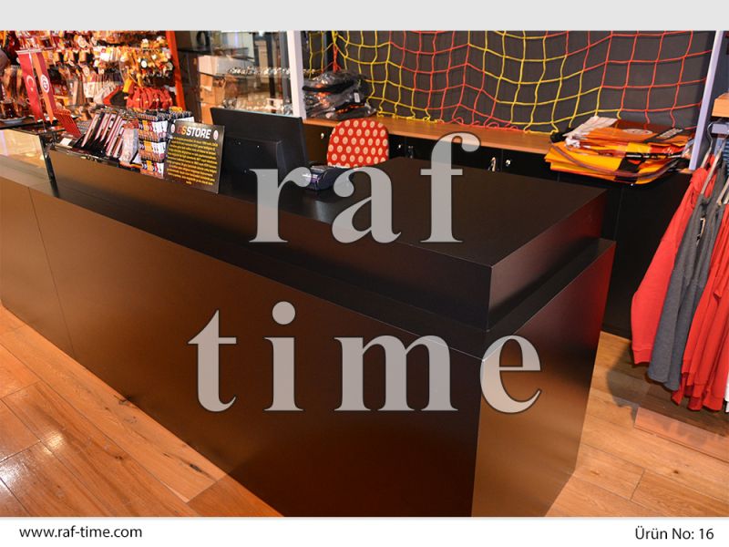 Galatasaray Store Mağaza Rafları